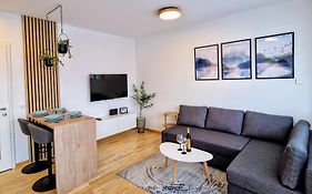 Studio Apartment Zen Zagreb With Free Garage